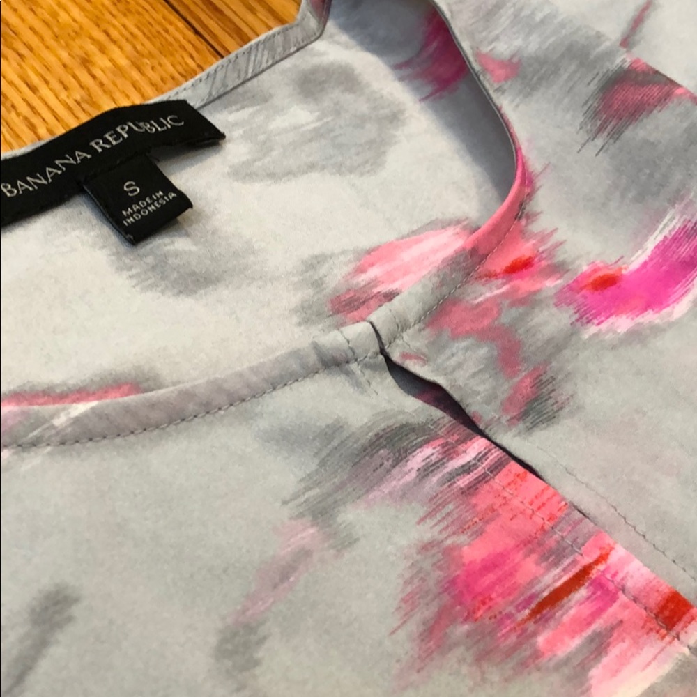 Banana Republic Watercolor Top - Picture 6 of 7